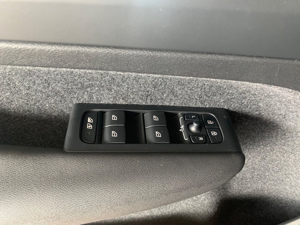 Volvo XC40 P6 ReCharge Plus 5d