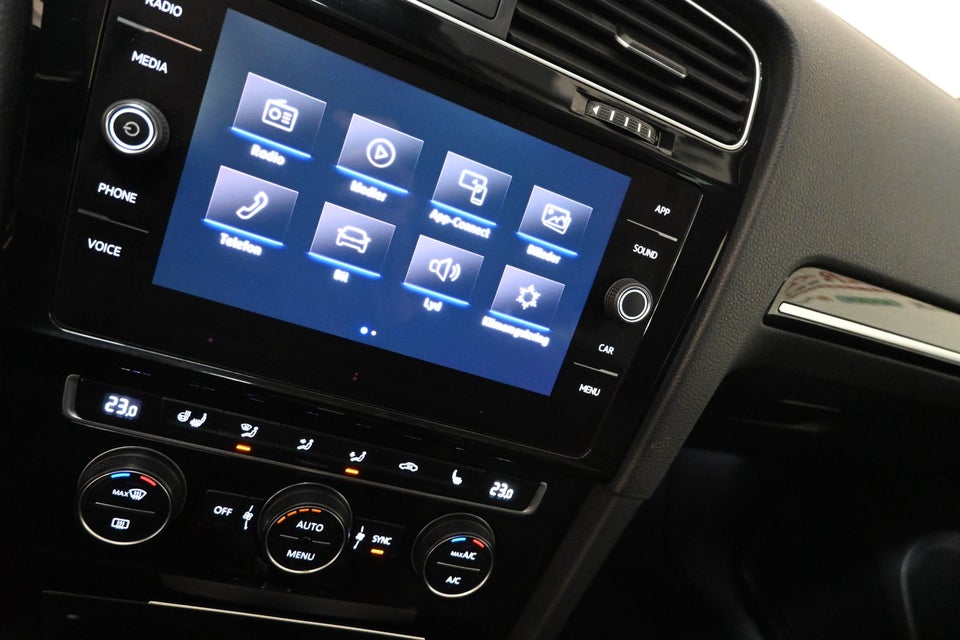 VW Golf VII 1,5 TSi 150 Highline Variant DSG 5d