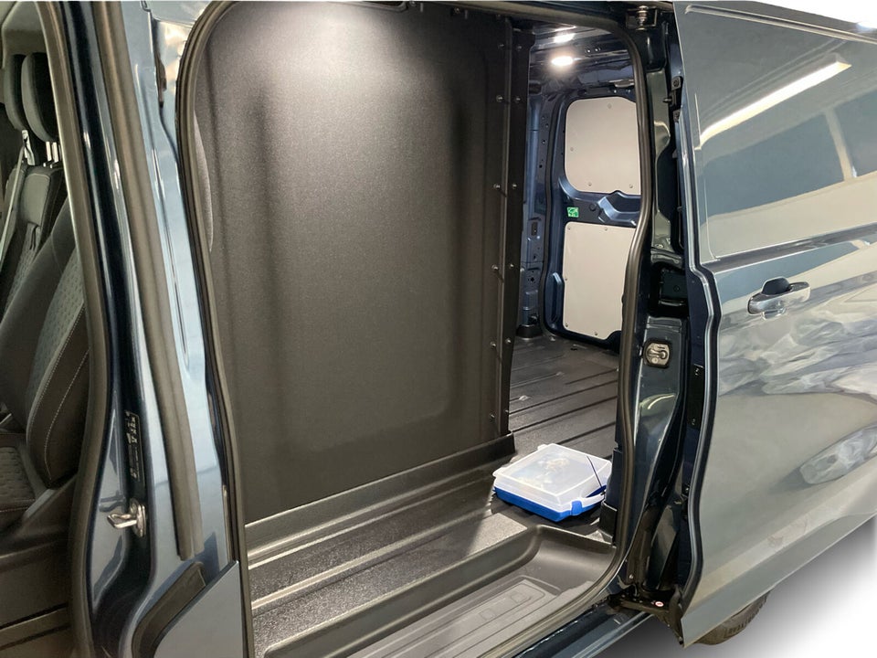 Ford E-Transit Custom 320 L1 71 Limited Mandskabsvogn