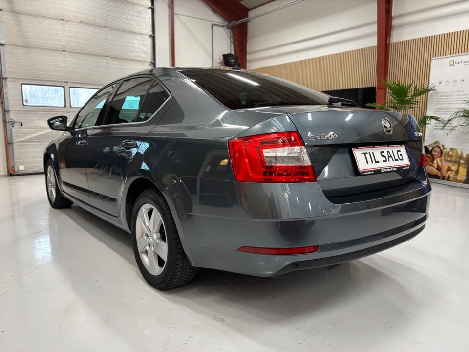 Skoda Octavia 1,6 TDi 115 Style DSG 5d