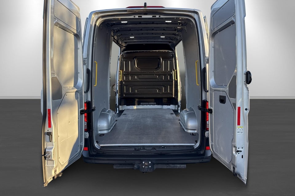 VW Crafter 35 2,0 TDi 177 Kassevogn L3H3 aut.