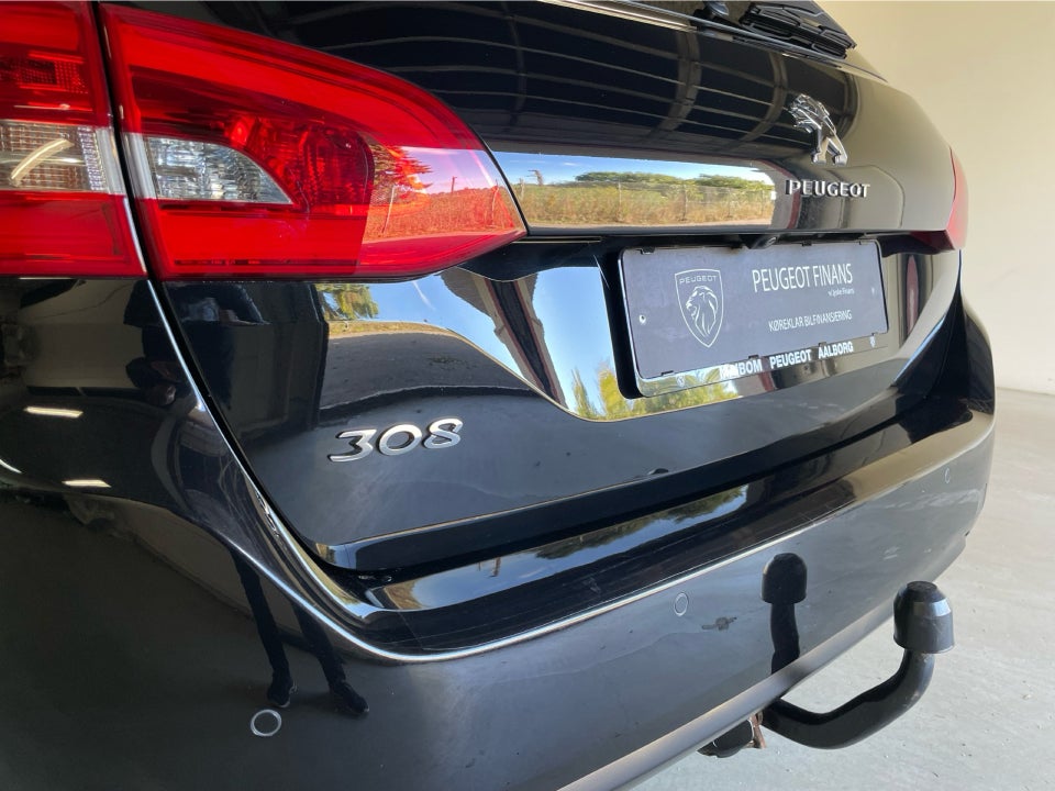 Peugeot 308 1,5 BlueHDi 130 Allure Grand SW 5d