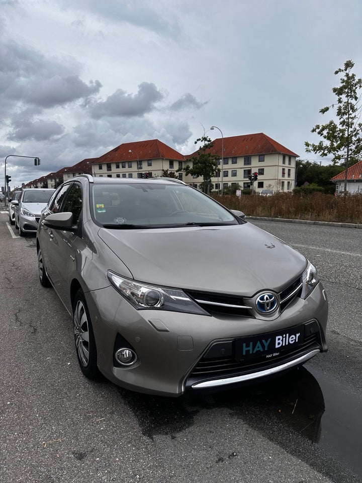 Toyota Auris 1,8 Hybrid H2+ Comfort Touring Sports CVT 5d