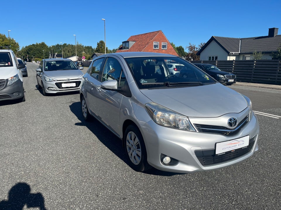 Toyota Yaris 1,0 VVT-i T2 Touch 5d
