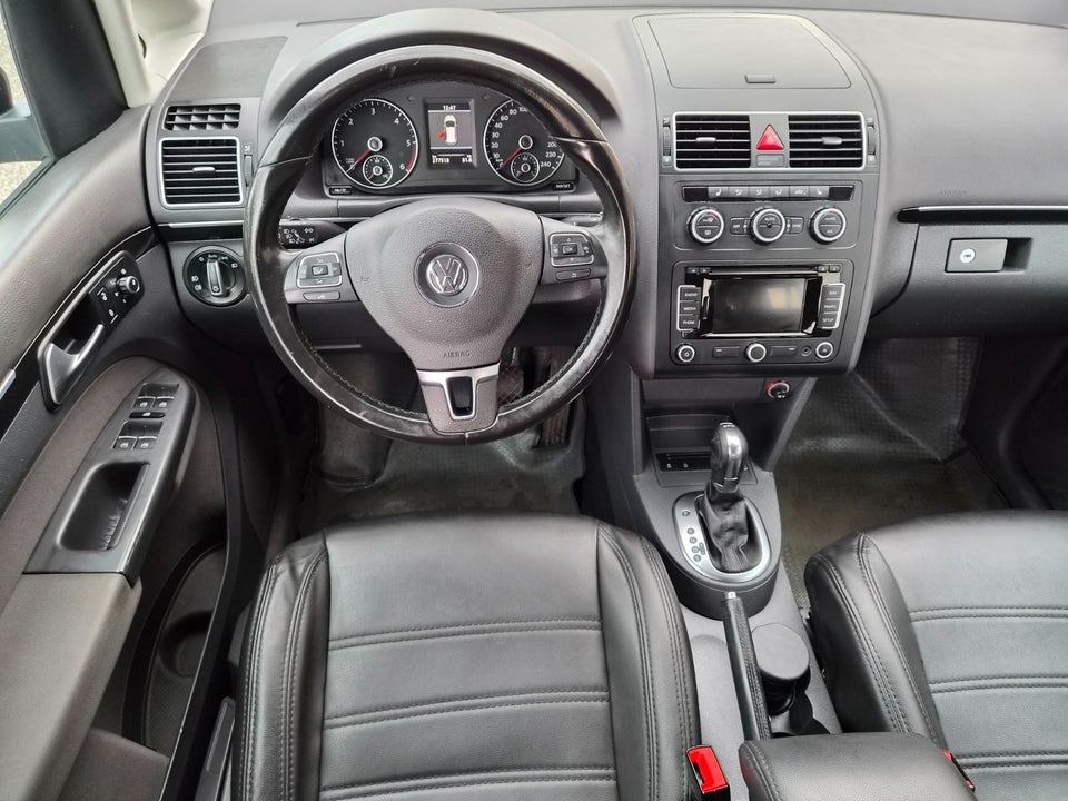 VW Touran 2,0 TDi 140 Comfortline DSG BMT 7prs 5d