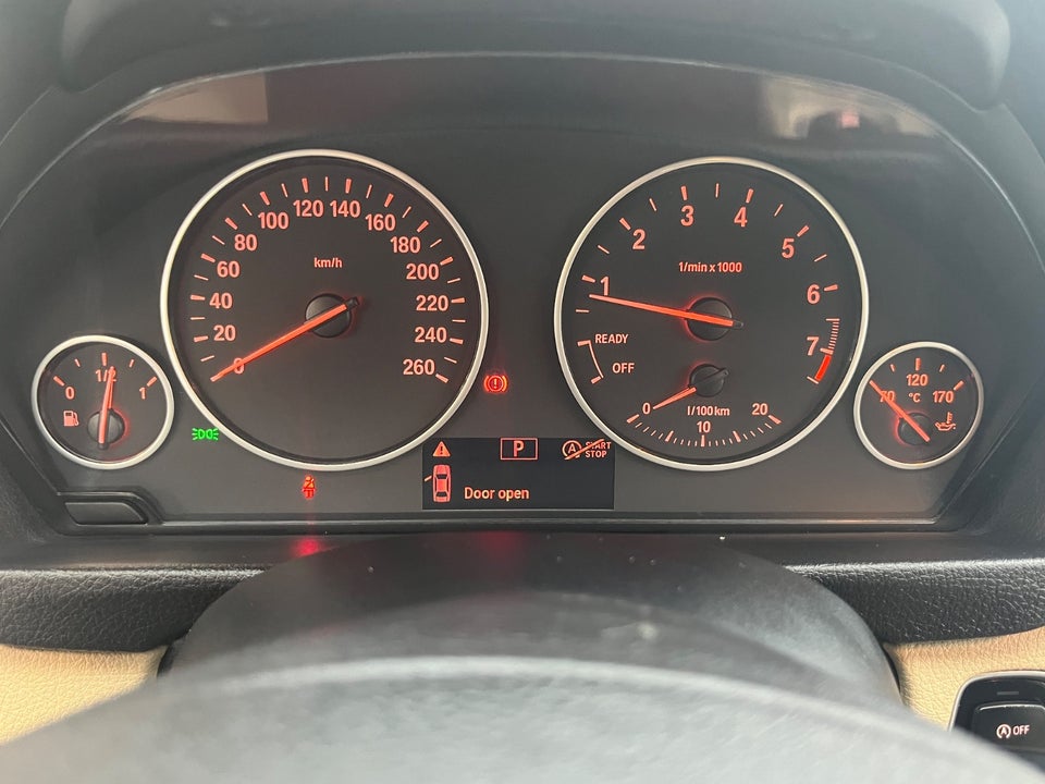 BMW 320i 2,0 Touring aut. 5d