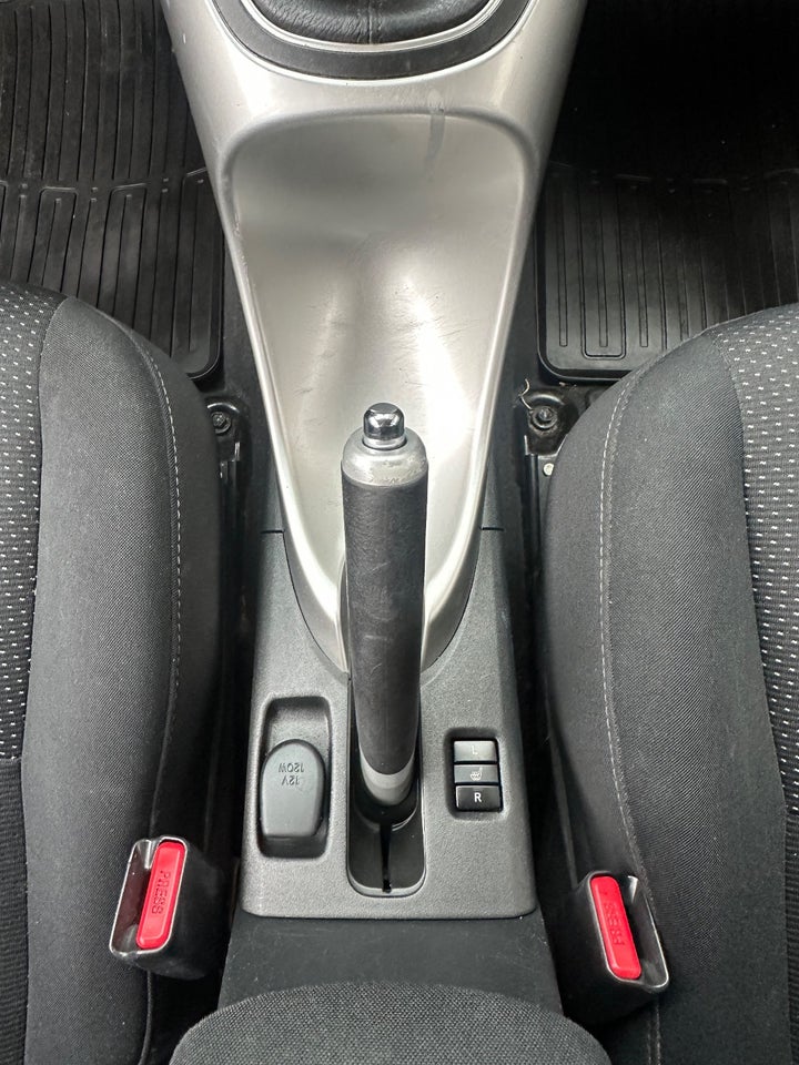 Toyota Auris 1,3 T2 5d