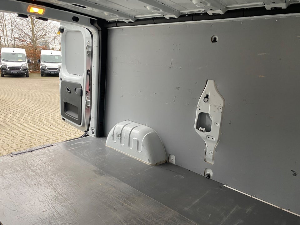 Renault Trafic T29 2,0 dCi 120 L2H1