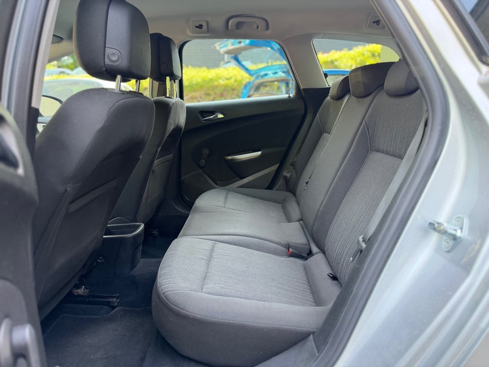 Opel Astra 1,7 CDTi 110 Enjoy 5d