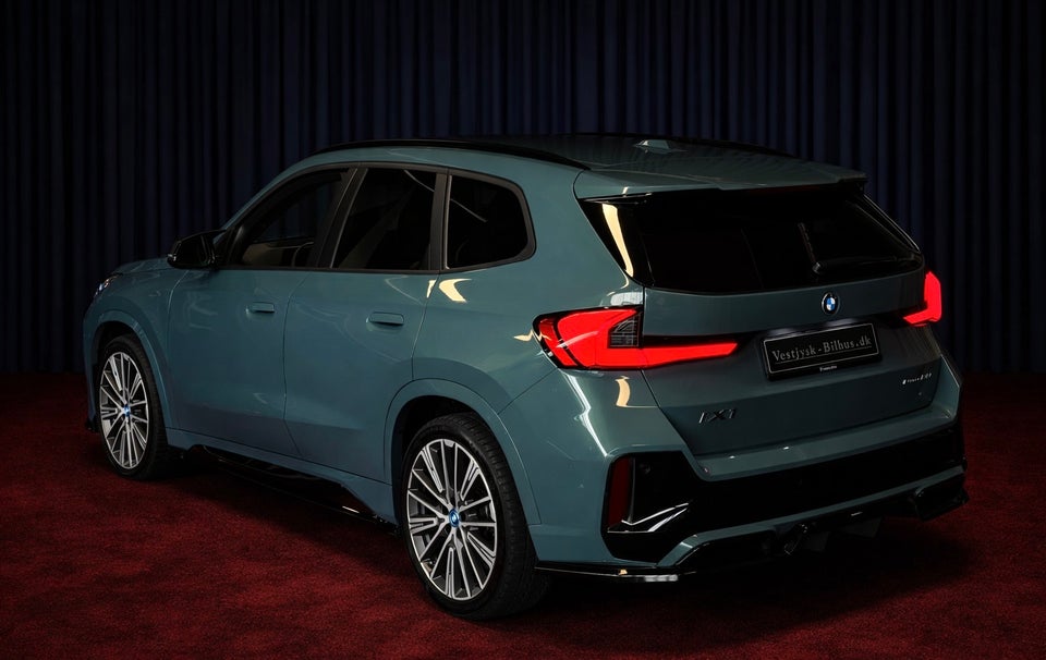 BMW iX1 eDrive20 Fully Charged M-Sport 5d