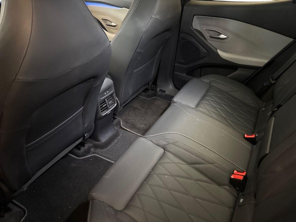 Ford Explorer 79 Premium Extended Range 5d