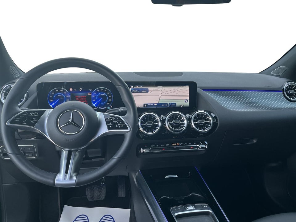 Mercedes EQA300 Progressive 4Matic 5d