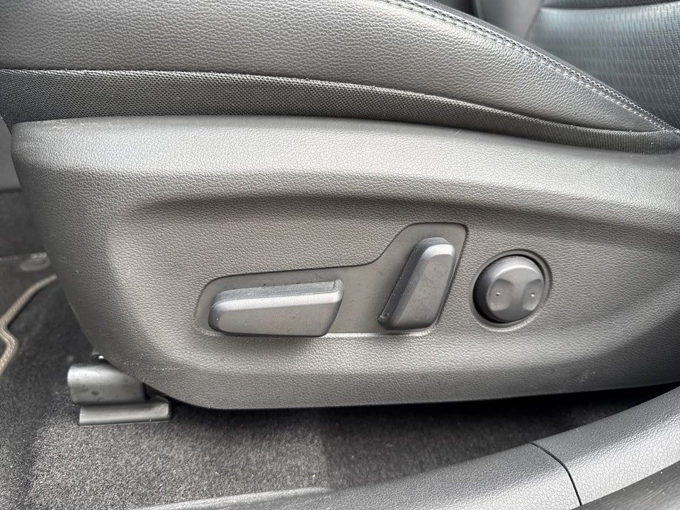 Hyundai Kona 64 EV Premium 5d