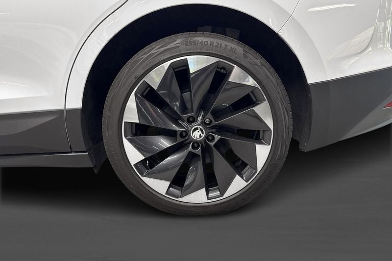 Skoda Enyaq 60 iV Loft 5d