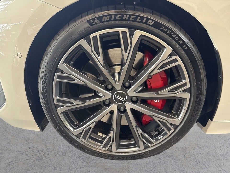 Audi S6 e-tron Avant quattro 5d