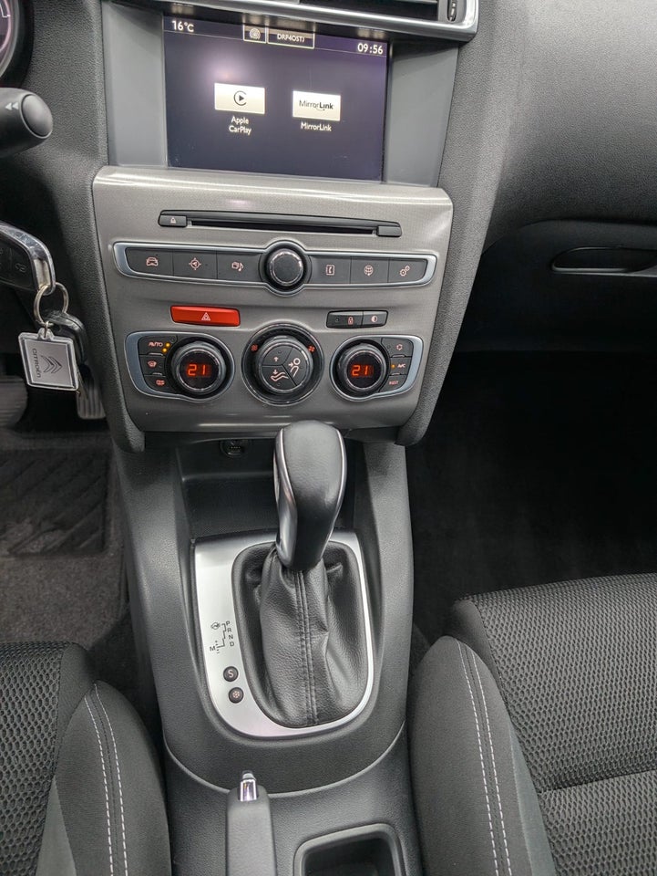 Citroën C4 1,6 BlueHDi 120 Challenge EAT6 5d