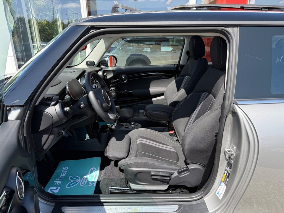 MINI Cooper SE Classic Trim 3d