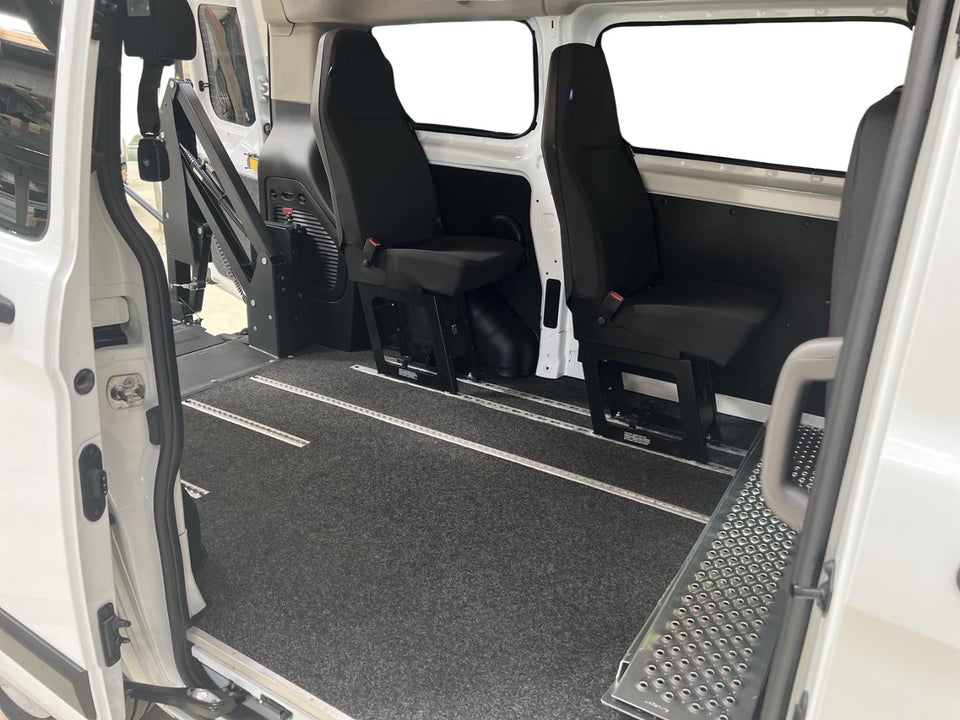 Ford Transit Custom Kombi 320 L1 2,0 TDCi 130 Ambiente aut. H2 FWD