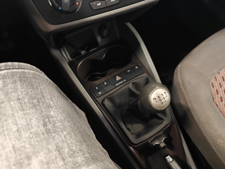 Seat Ibiza 1,4 16V 85 Reference 5d