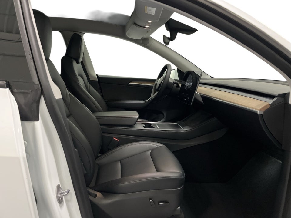 Tesla Model Y Long Range AWD 5d