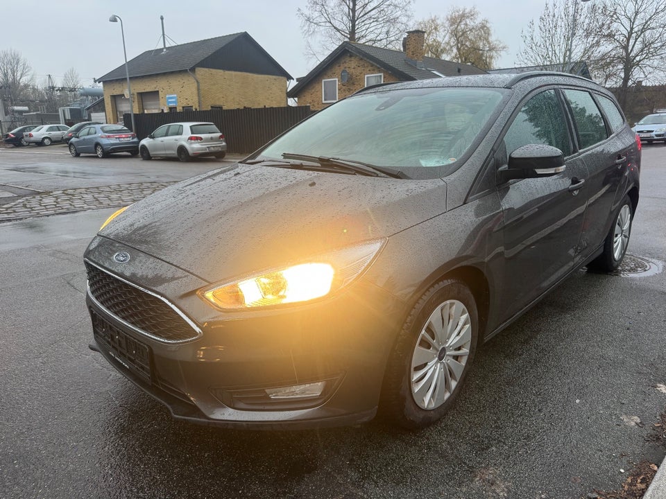 Ford Focus 1,0 SCTi 100 Titanium stc. 5d