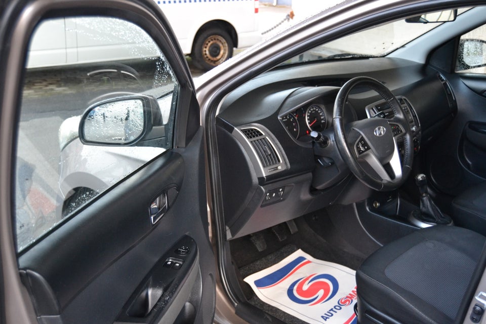 Hyundai i20 1,25 Classic XTR 5d