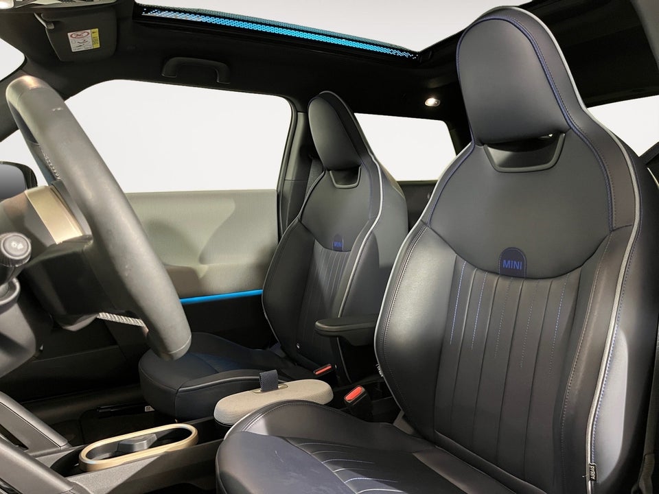 MINI Cooper SE Favoured Trim M 3d