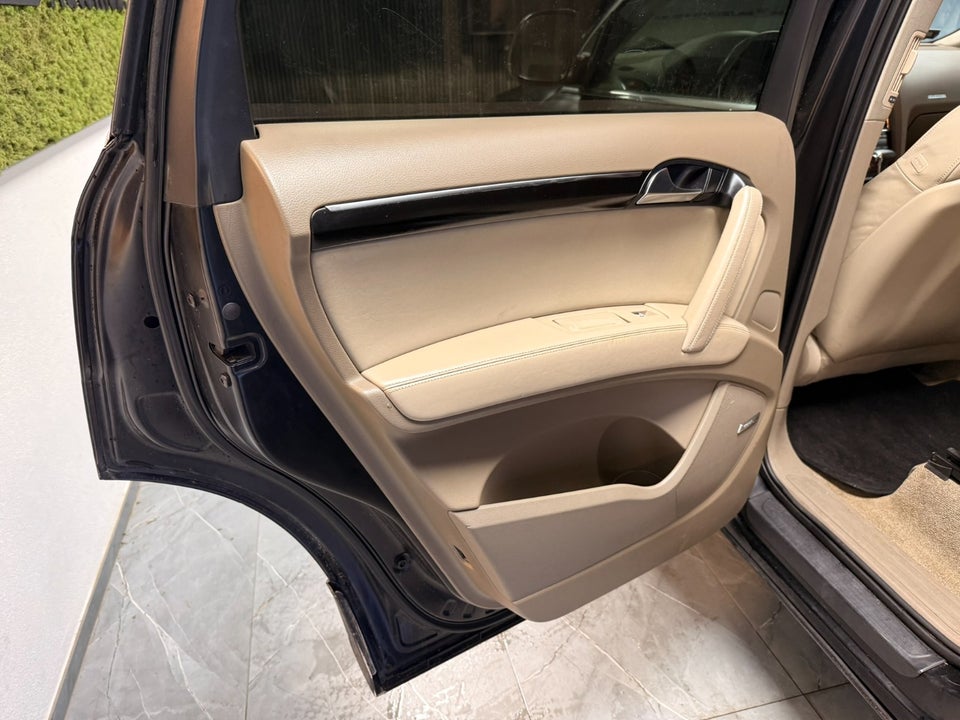 Audi Q7 3,0 TDi quattro Tiptr. 7prs 5d