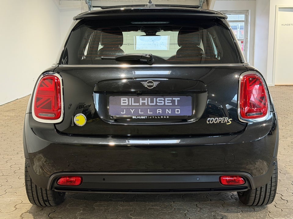 MINI Cooper SE Maximise 3d