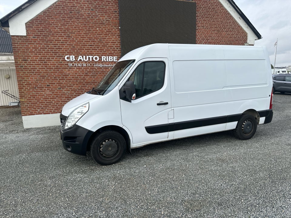 Renault Master III T35 2,3 dCi 170 L2H2 Kassevogn