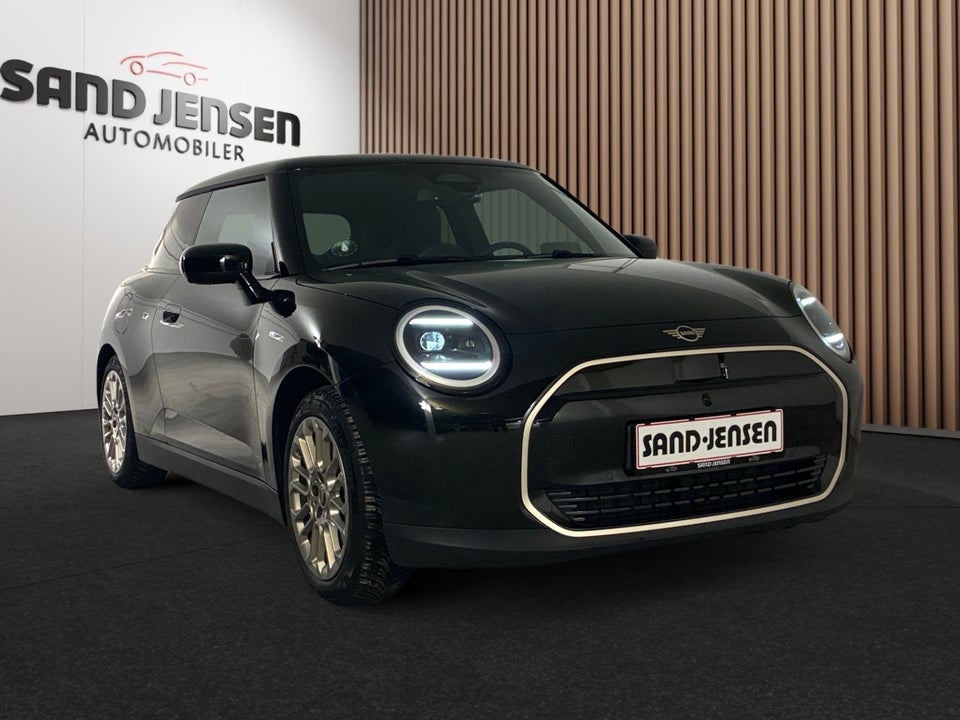 MINI Cooper E Favoured Trim L 3d