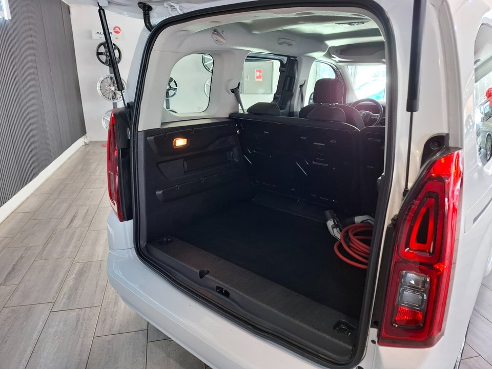 Toyota ProAce City Verso 50 Medium Family 5d