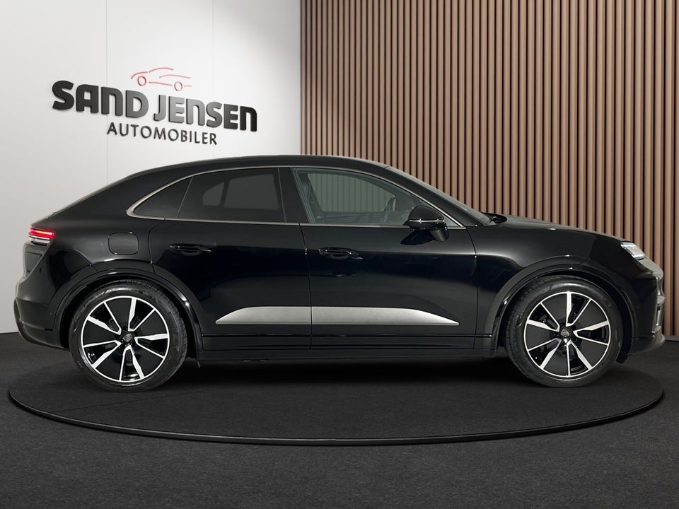 Porsche Macan Turbo 5d