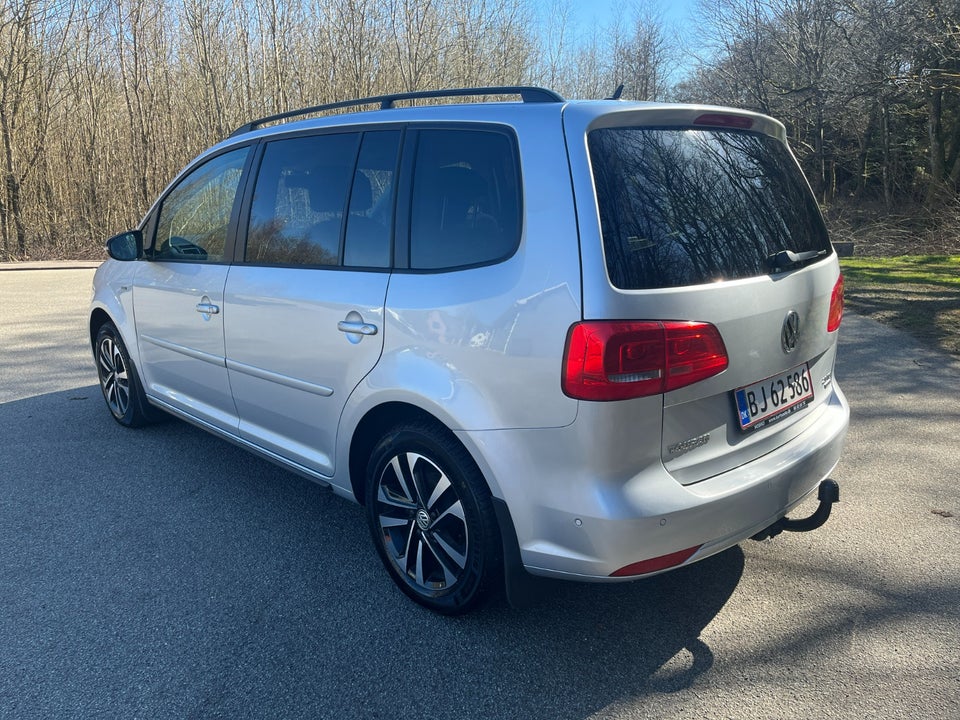 VW Touran 2,0 TDi 140 Comfortline DSG BMT 7prs 5d