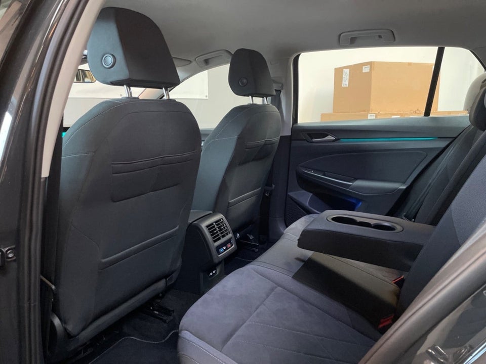 VW Golf VIII 1,4 eHybrid DSG 5d