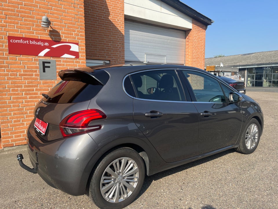 Peugeot 208 1,6 BlueHDi 100 Allure Sky 5d