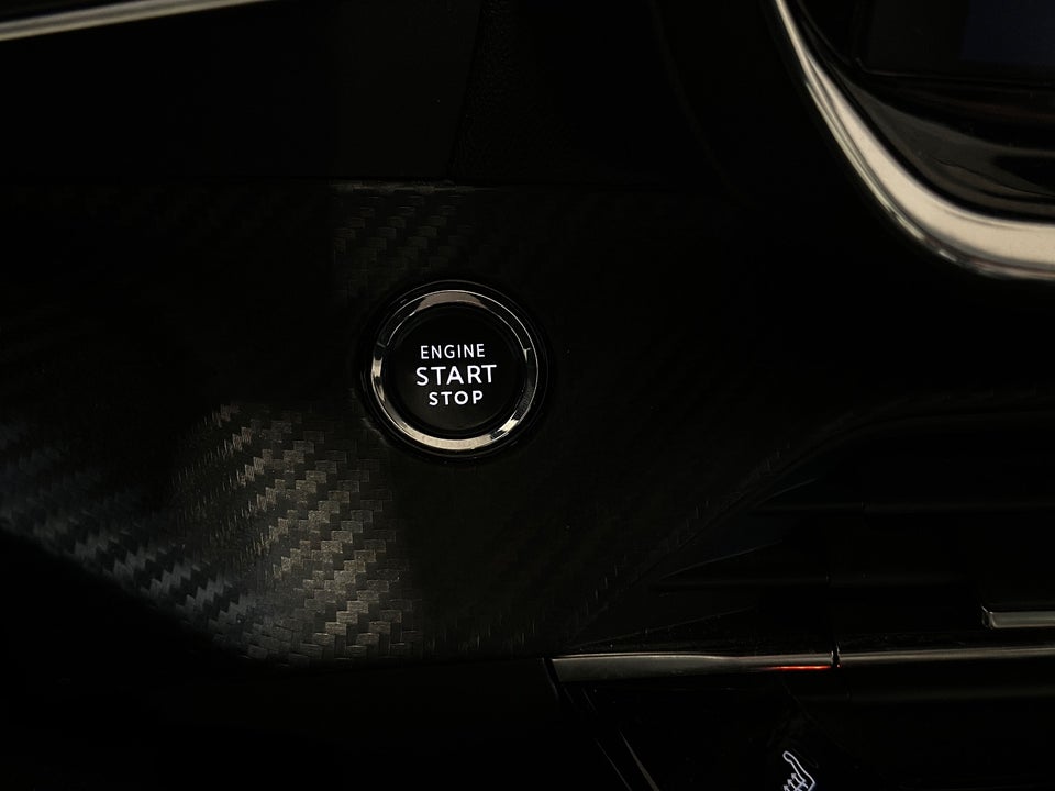 Peugeot e-208 50 GT Sky 5d