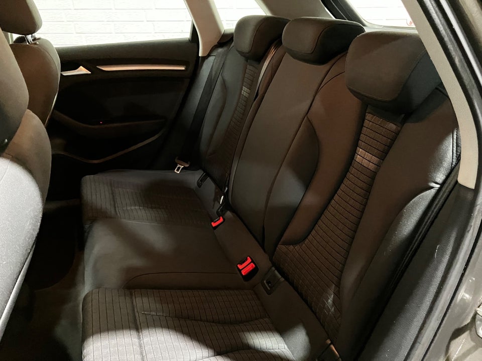 Audi A3 1,6 TDi 110 Ambition Sportback 5d