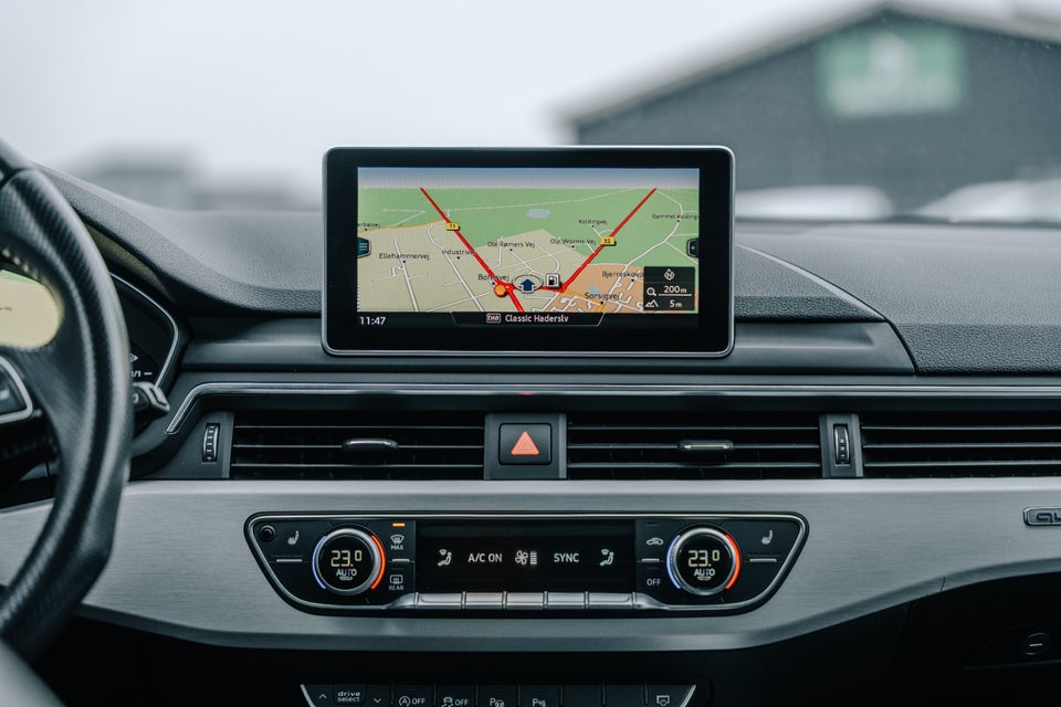 Audi A4 3,0 TDi 272 S-line Avant quattro Tiptr. 5d