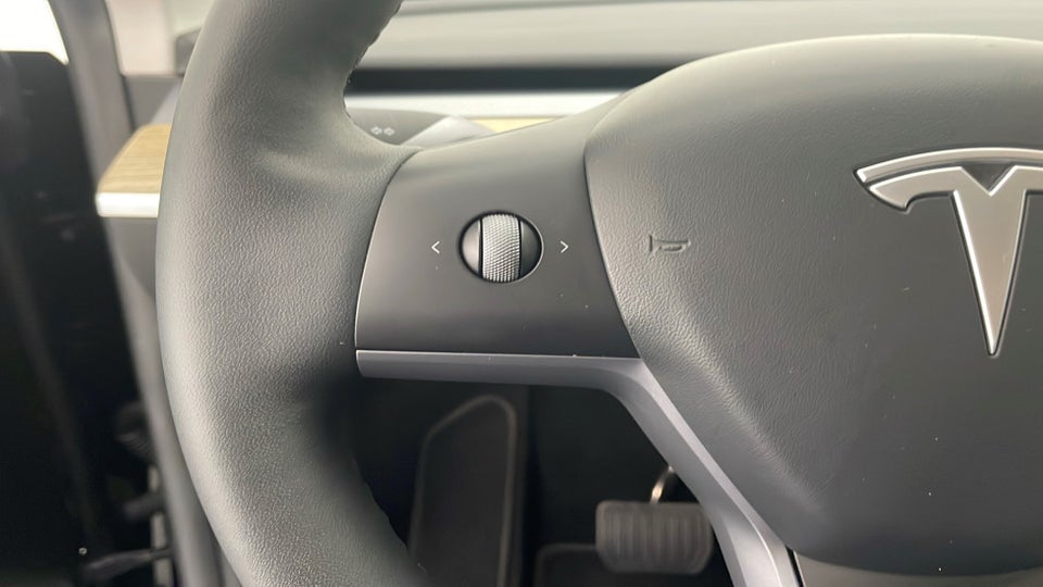 Tesla Model Y Long Range AWD 5d