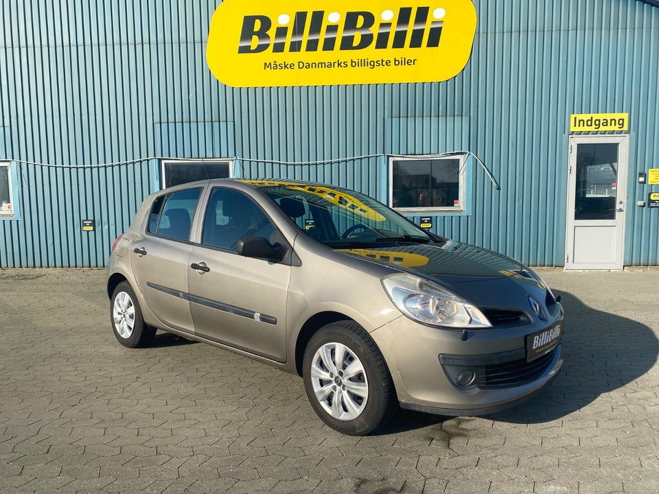 Renault Clio III 1,2 16V Authentique 5d