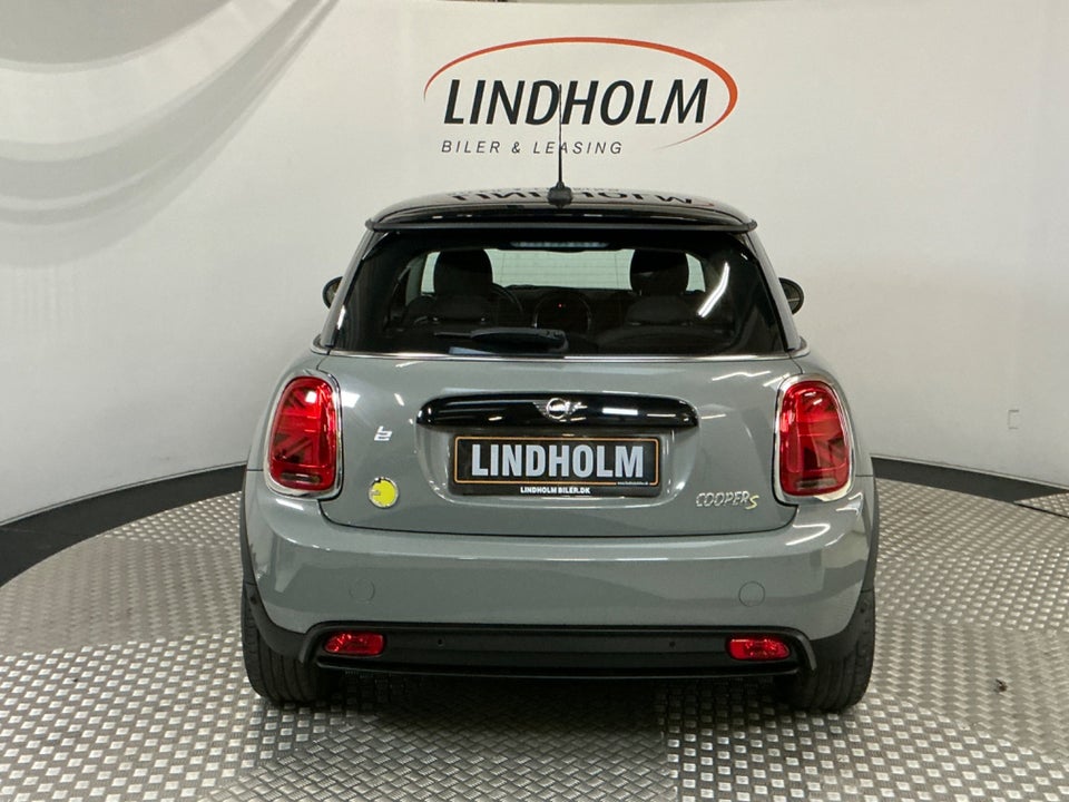 MINI Cooper SE Essential 3d