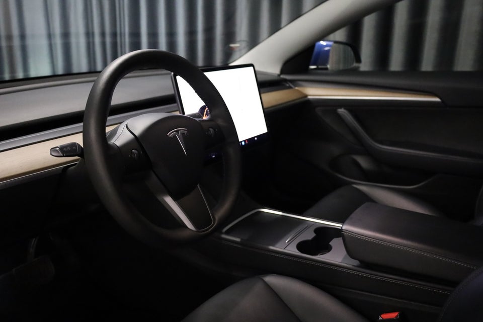 Tesla Model 3 Long Range AWD 4d