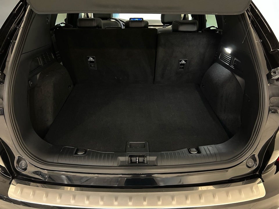 Ford Kuga 2,5 PHEV Vignale CVT 5d