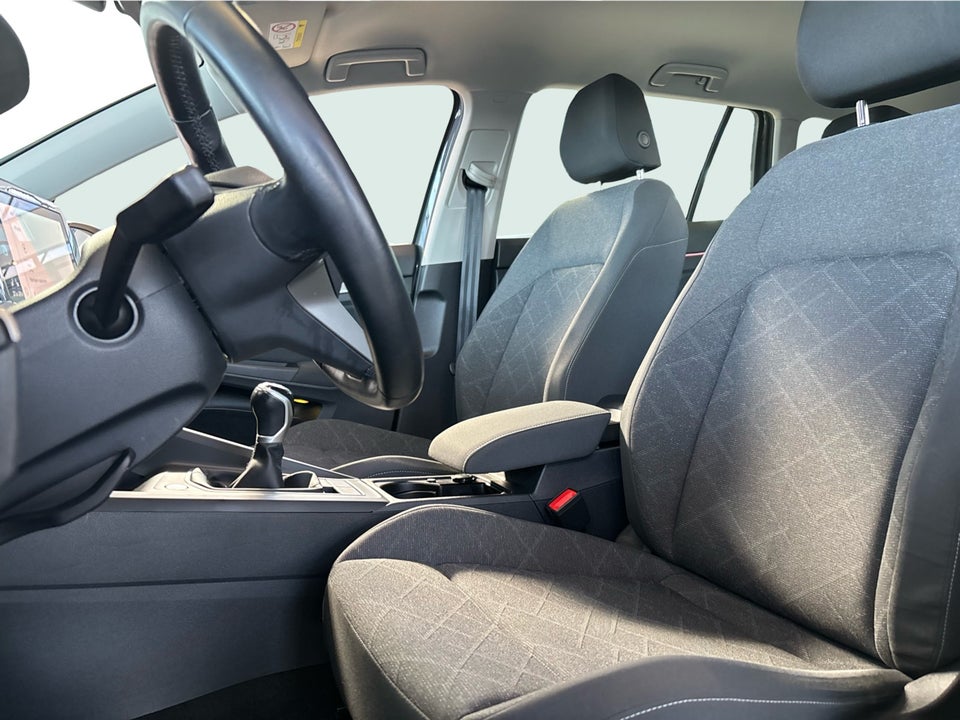 VW Golf VIII 1,5 TSi 130 Life Variant 5d