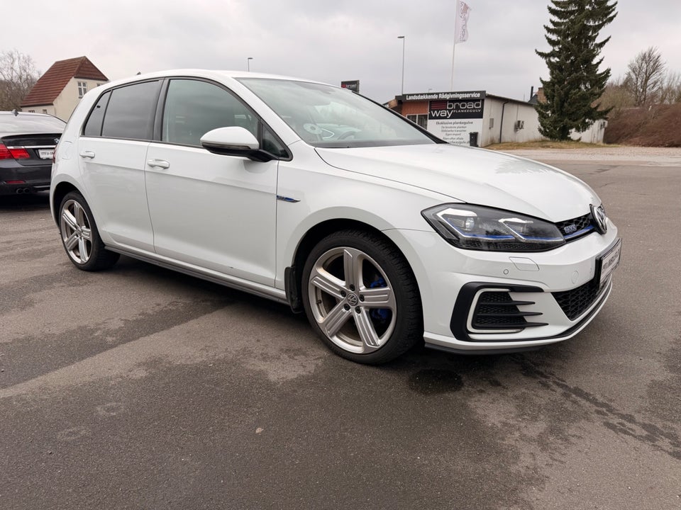 VW Golf VII 1,4 GTE DSG 5d
