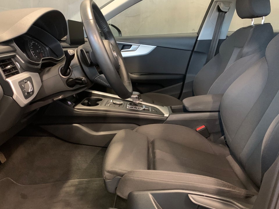 Audi A4 40 TFSi Sport Prestige Tour Avant S-tr. 5d