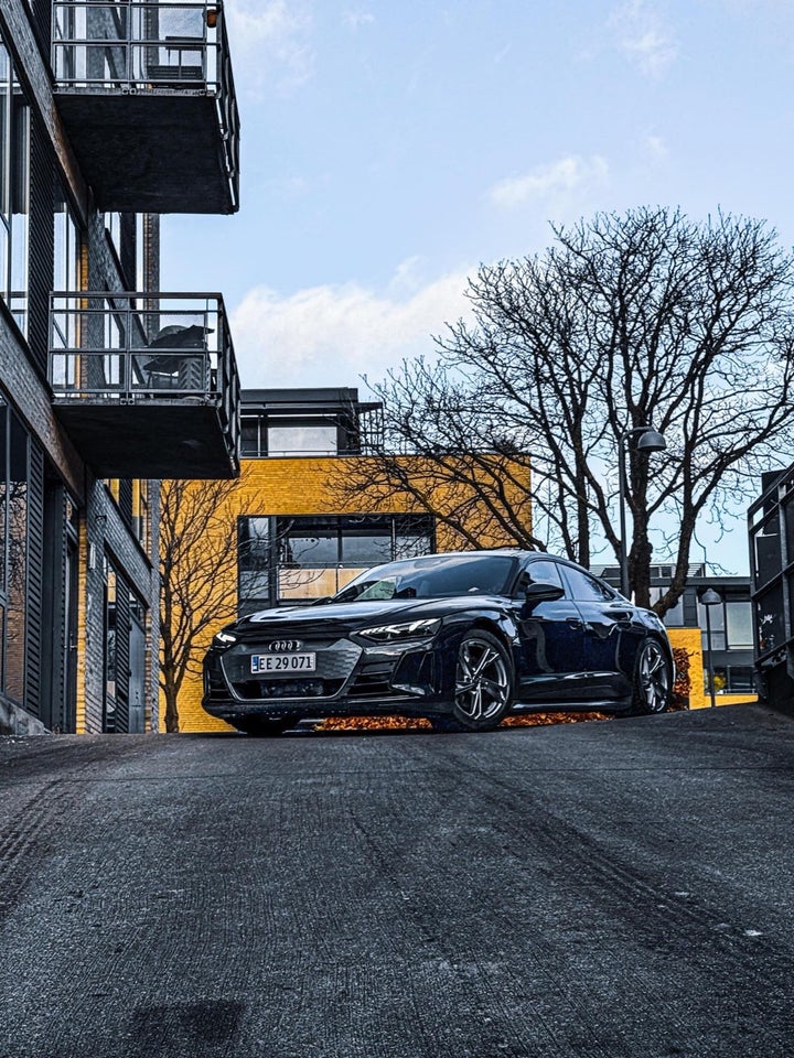 Audi e-tron GT quattro 4d