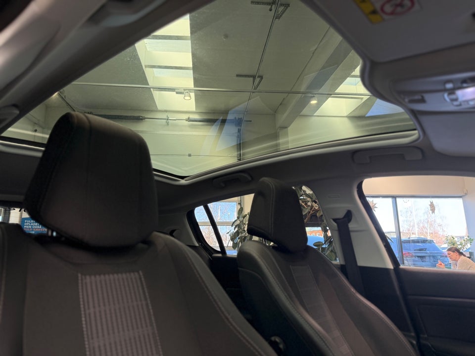 Peugeot 308 1,5 BlueHDi 130 Allure Sky 5d