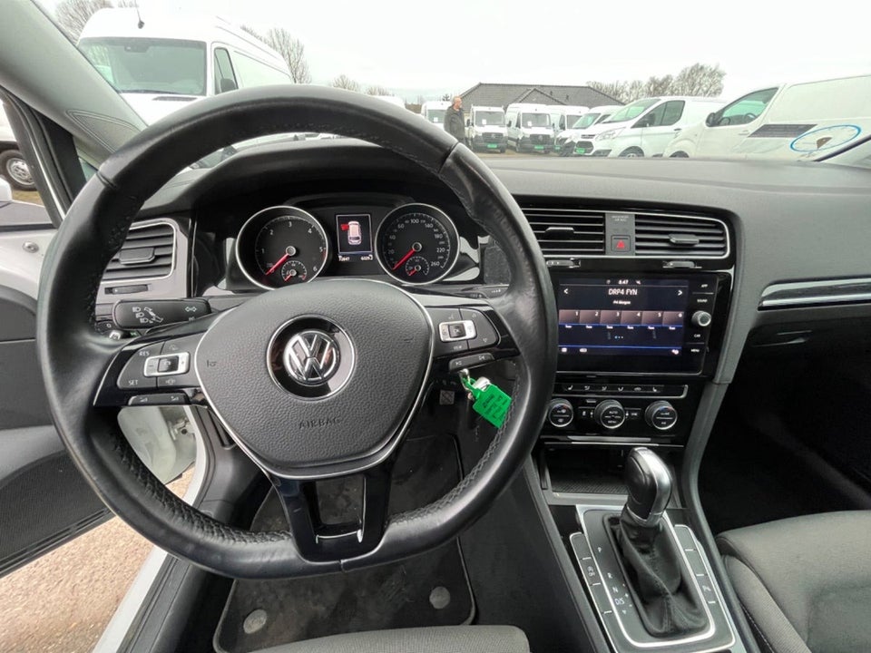 VW Golf VII 2,0 TDi 150 Highline Variant DSG Van 5d